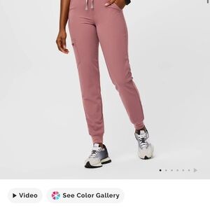 Figs Mauve Highwaisted Zamora jogger Pants.  Medium Petite